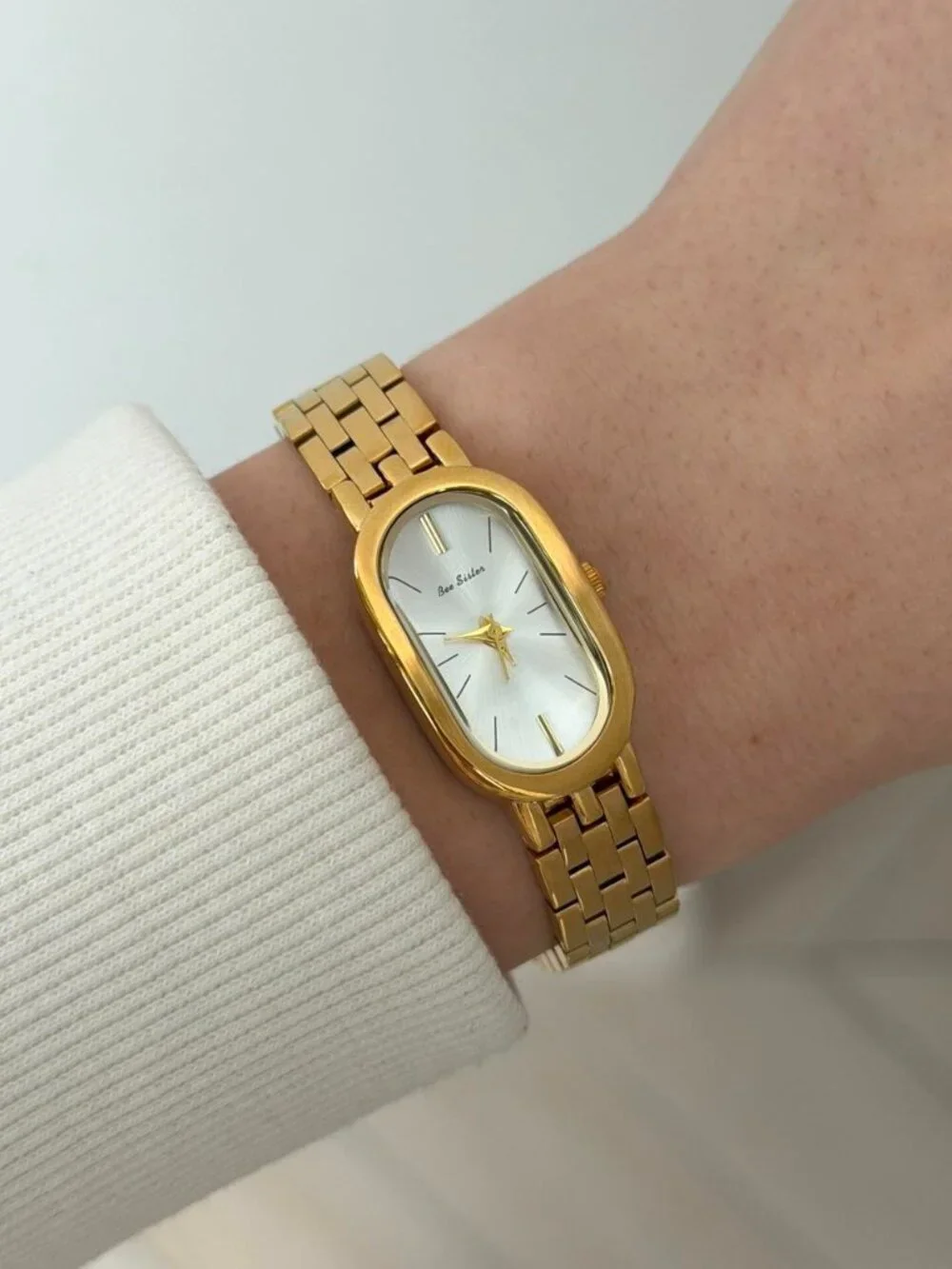 SKU0518 Retro Gold White‎ dial Women Minimalist Watch Bracelet Stainless steel